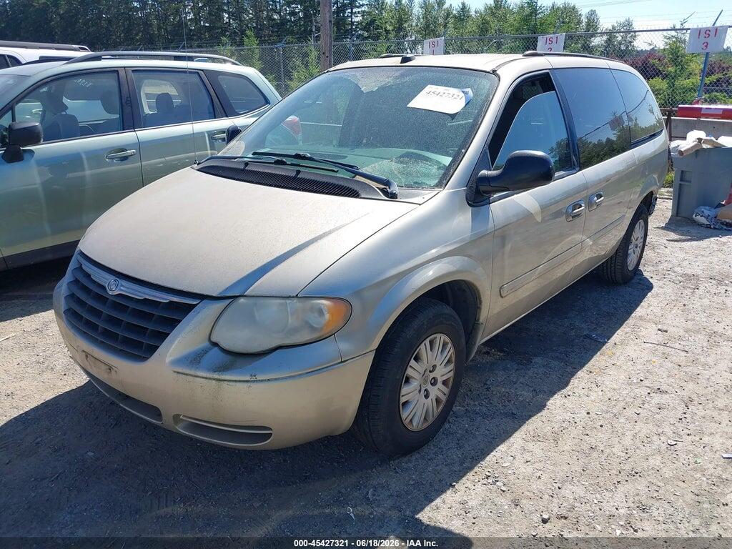 2C4GP44R75R519358 2005 CHRYSLER TOWN & COUNTRY photo no. 2