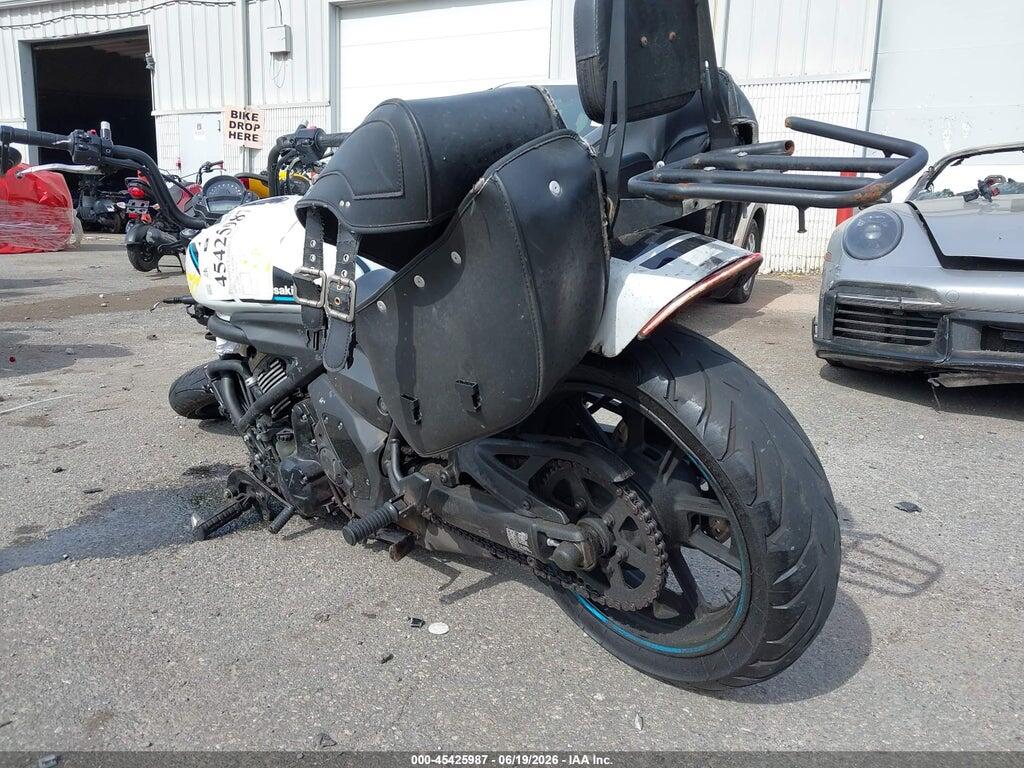 JKAENEC14MDA03939 2021 KAWASAKI EN650 photo no. 3