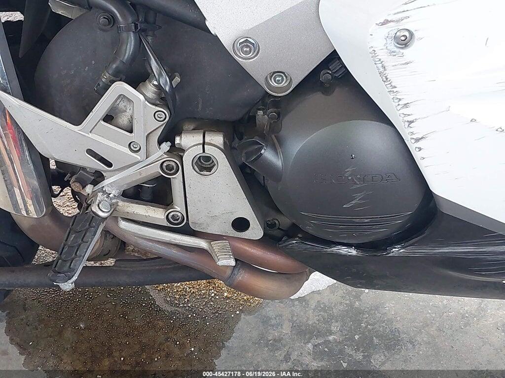 JH2RC46154M600699 2004 HONDA VFR800 photo no. 8