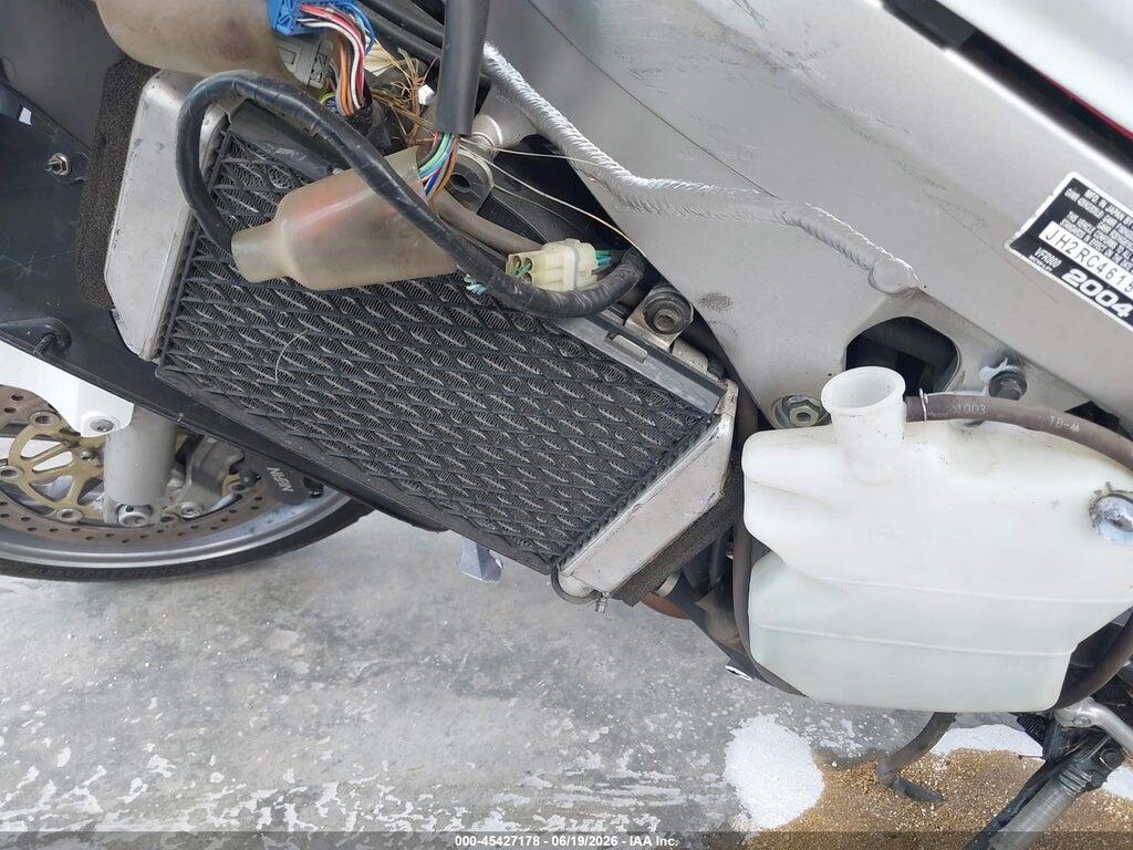 JH2RC46154M600699 2004 HONDA VFR800 photo no. 9