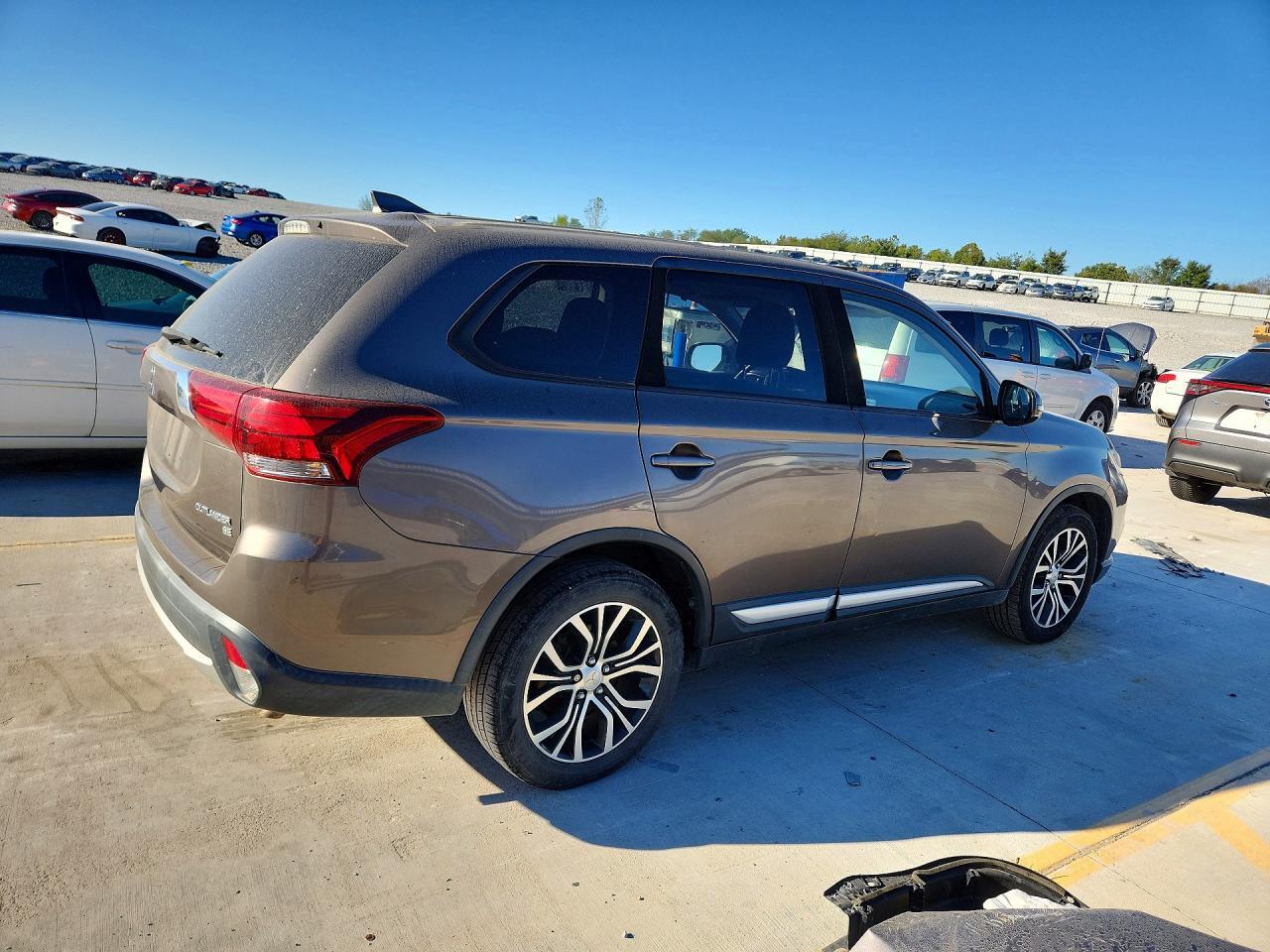 2018 MITSUBISHI OUTLANDER SE — Фото 3 из 13