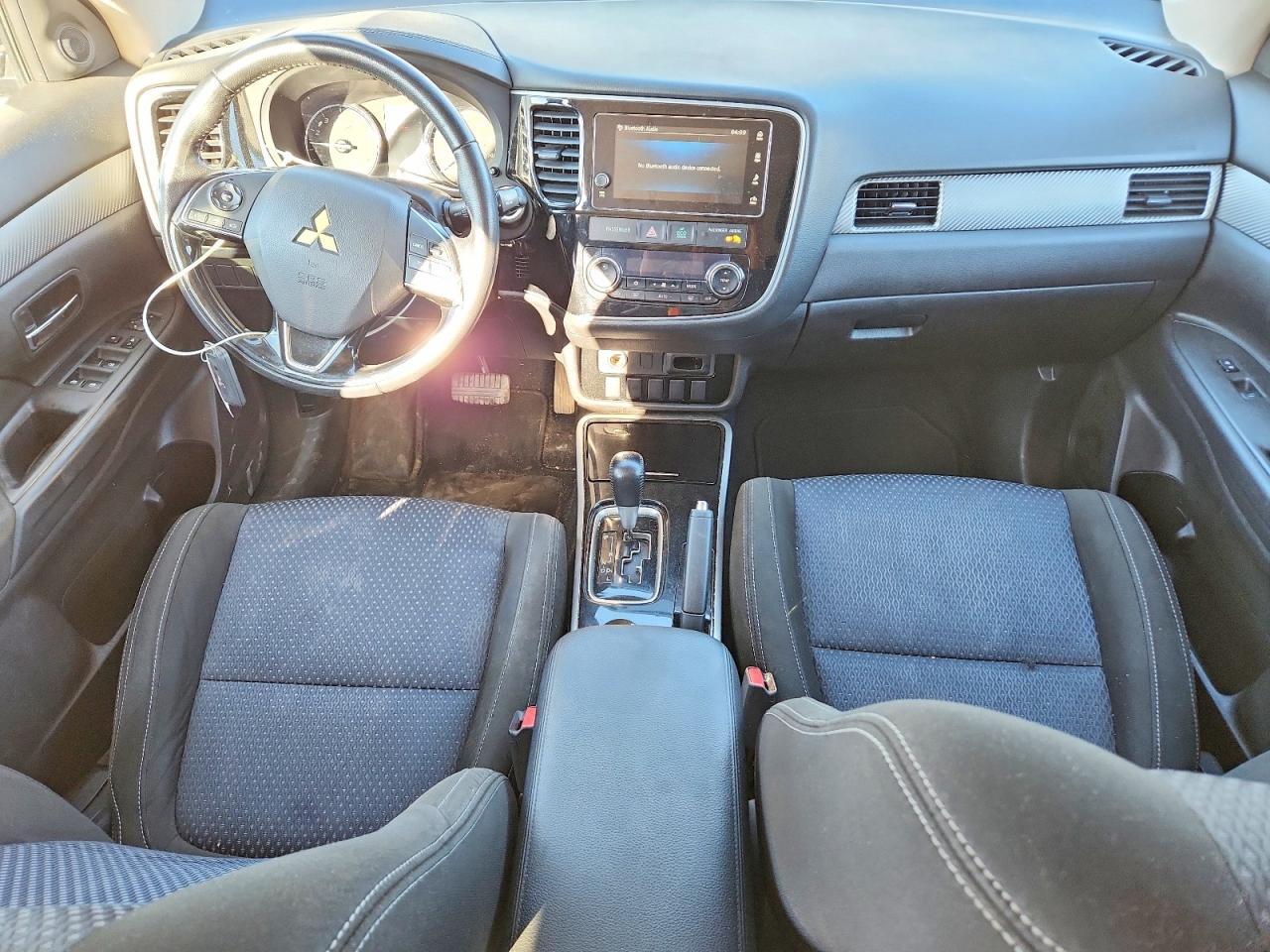 2018 MITSUBISHI OUTLANDER SE — Фото 8 из 13