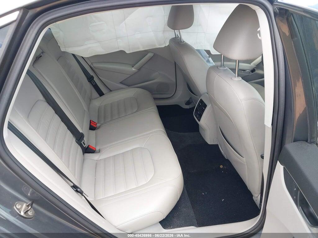 1VWCT7A39HC080637 2017 VOLKSWAGEN PASSAT photo no. 8