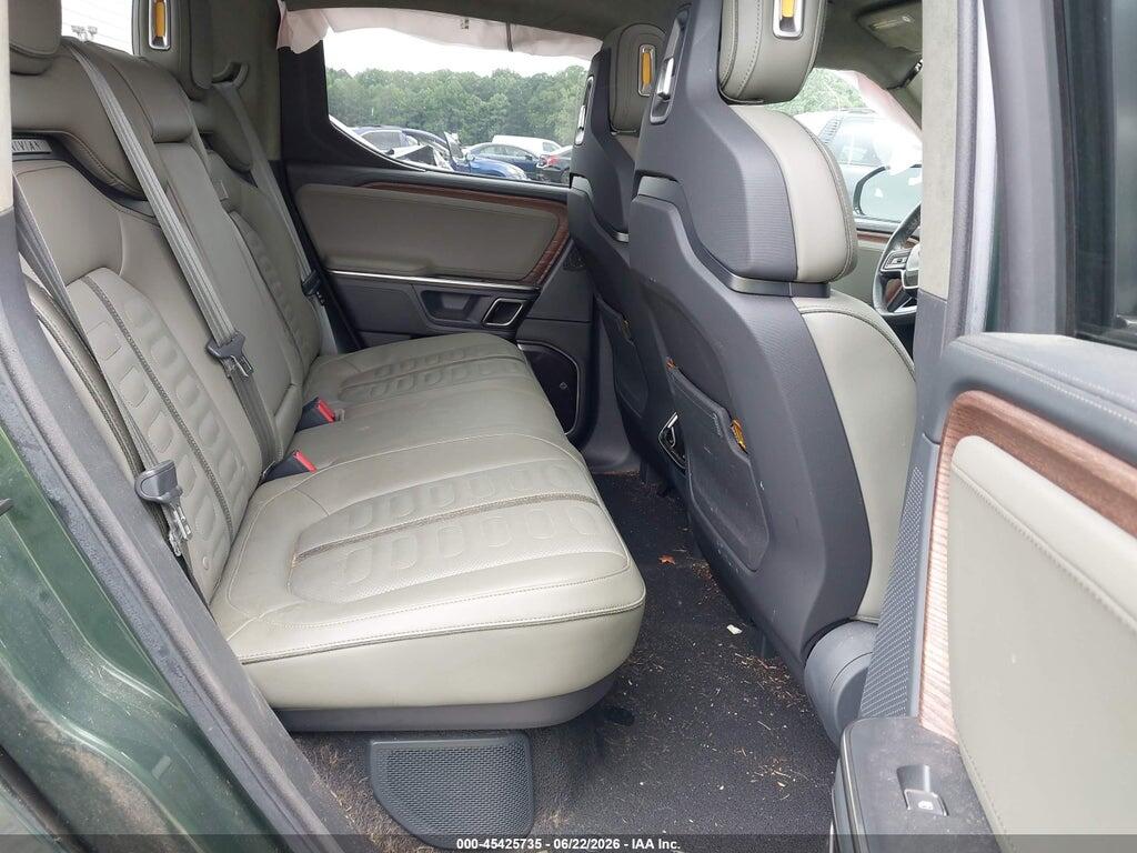 7FCTGAAA8PN020784 2023 RIVIAN R1T photo no. 8