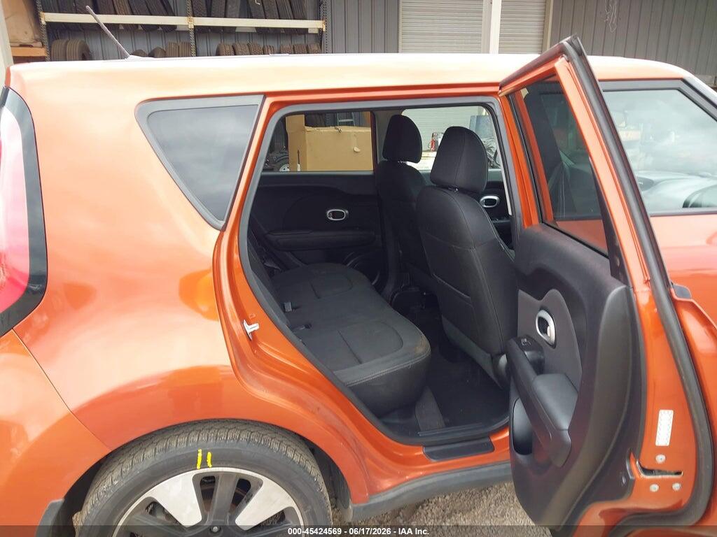 KNDJP3A58J7550857 2018 KIA SOUL photo no. 8