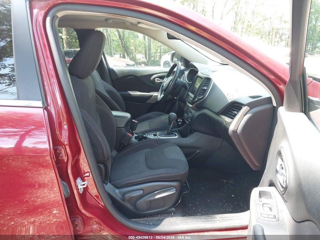 1C4PJLCB4HD216514 2017 JEEP CHEROKEE photo no. 5