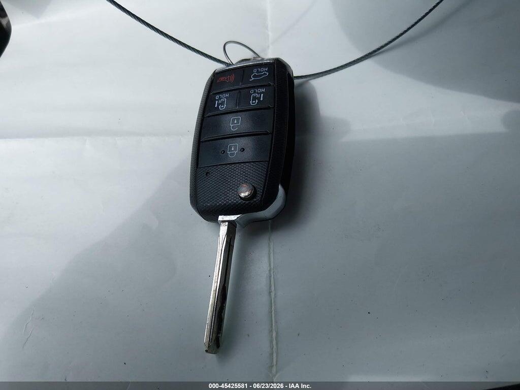 KNDMB5C15G6142252 2016 KIA SEDONA photo no. 11