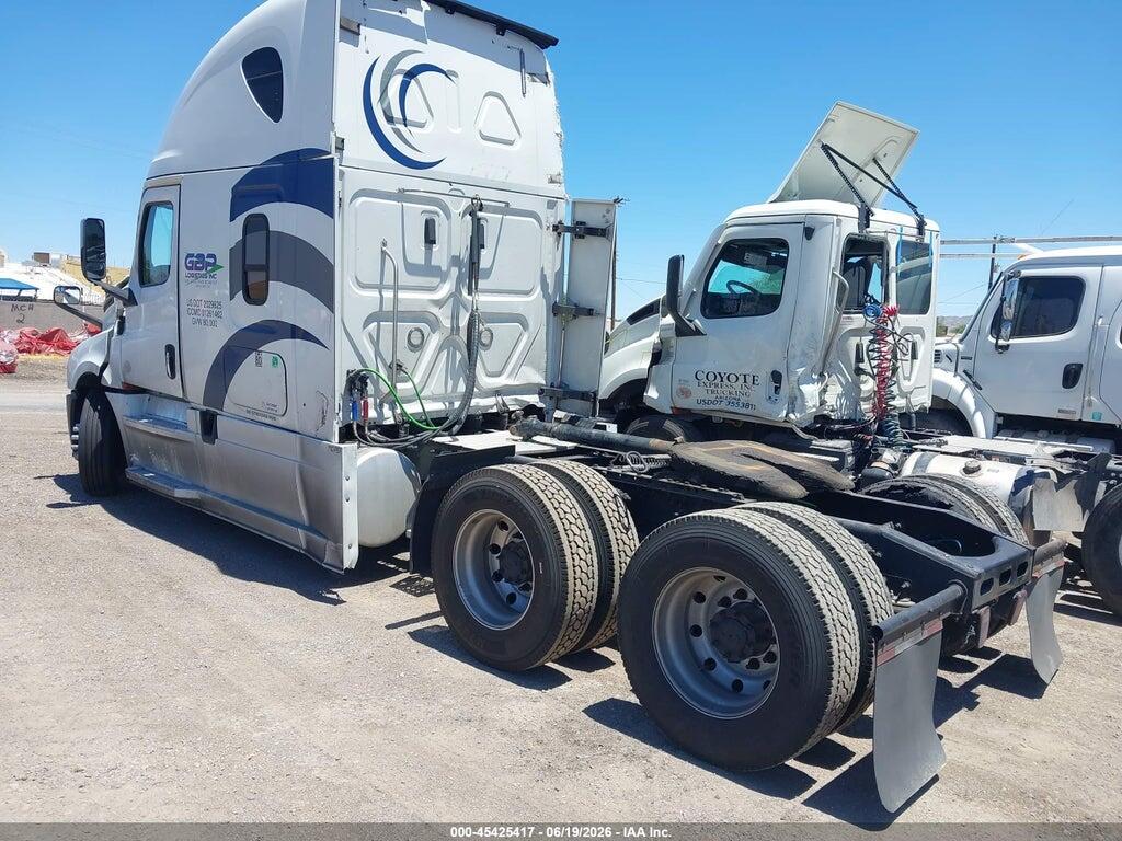3AKJHHDR9JSJZ7977 2018 FREIGHTLINER NEW CASCADIA 126 photo no. 3
