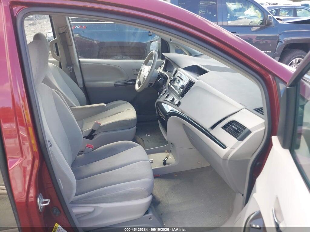 5TDKA3DC8CS015150 2012 TOYOTA SIENNA photo no. 5