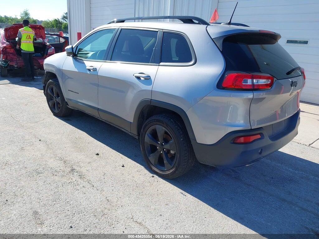 1C4PJLCB4JD540066 2018 JEEP CHEROKEE photo no. 3