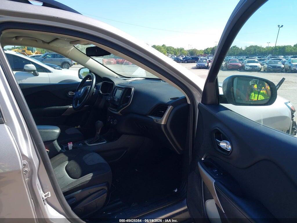 1C4PJLCB4JD540066 2018 JEEP CHEROKEE photo no. 5