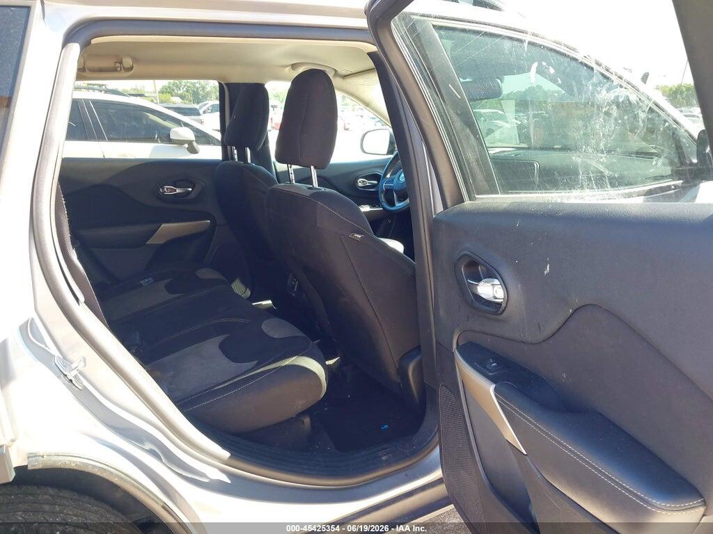 1C4PJLCB4JD540066 2018 JEEP CHEROKEE photo no. 8