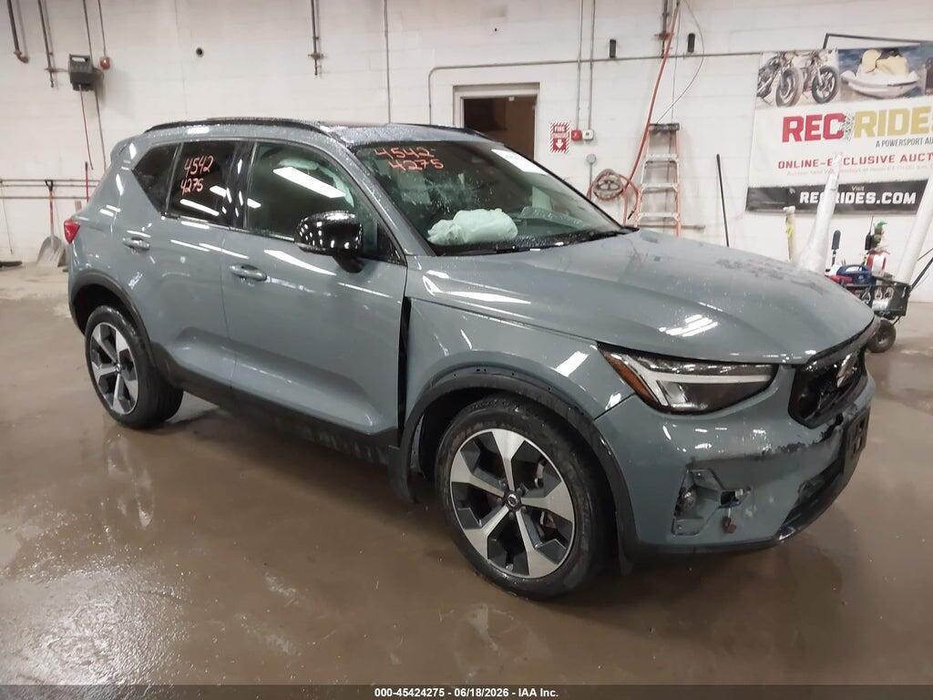 YV4L12UW8P2943219 2023 VOLVO XC40 photo no. 1