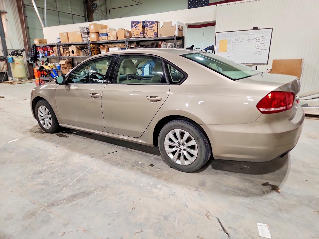 2015 VOLKSWAGEN PASSAT — Фото 2 из 12