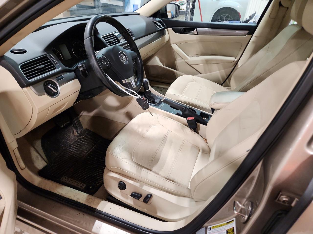 2015 VOLKSWAGEN PASSAT — Фото 7 из 12