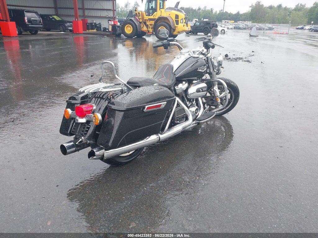 1HD1FBC1XHB682709 2017 HARLEY-DAVIDSON FLHR photo no. 3