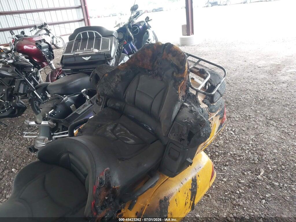 1HFSC47041A002008 2001 HONDA GL1800 photo no. 12
