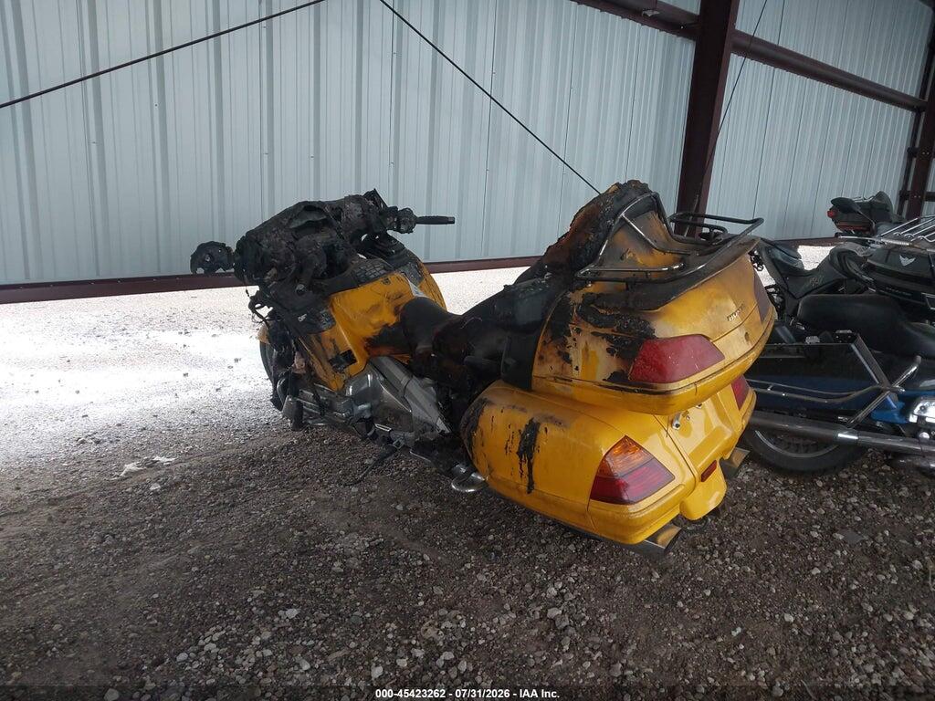 1HFSC47041A002008 2001 HONDA GL1800 photo no. 3