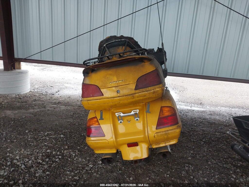 1HFSC47041A002008 2001 HONDA GL1800 photo no. 6