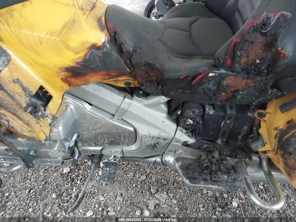 1HFSC47041A002008 2001 HONDA GL1800 photo no. 9