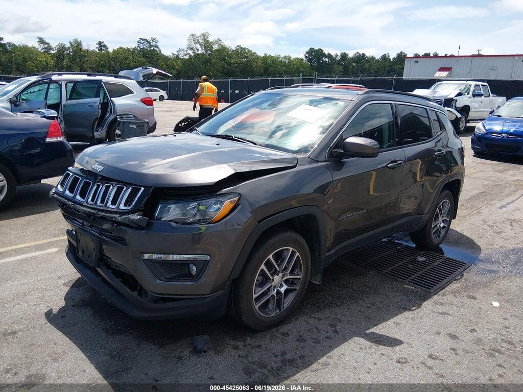 3C4NJDBB8LT215819 2020 JEEP COMPASS photo no. 2