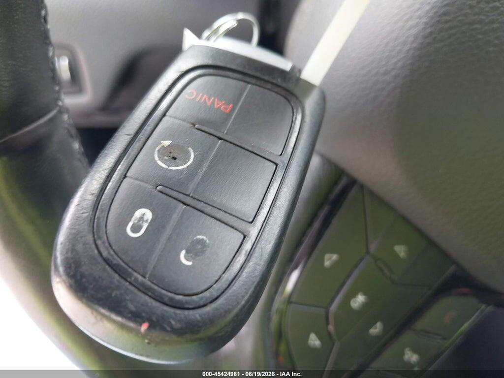 1C4PJMLB2KD320240 2019 JEEP CHEROKEE photo no. 11