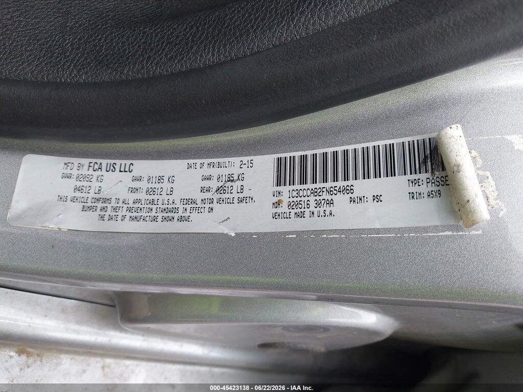 1C3CCCAB2FN654066 2015 CHRYSLER 200 photo no. 9