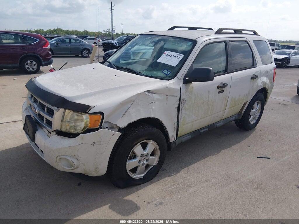1FMCU0DG6AKD39646 2010 FORD ESCAPE photo no. 2