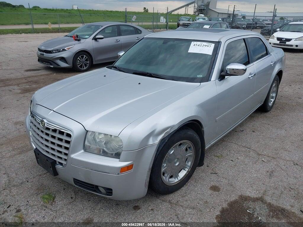 2C3AA53G35H644610 2005 CHRYSLER 300 photo no. 2