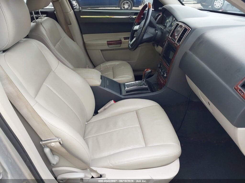 2C3AA53G35H644610 2005 CHRYSLER 300 photo no. 5