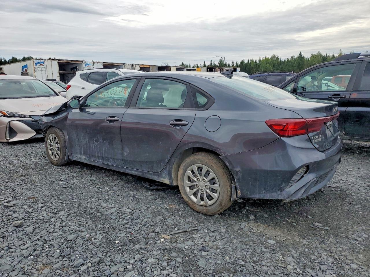 2022 KIA FORTE FE — Фото 2 из 13