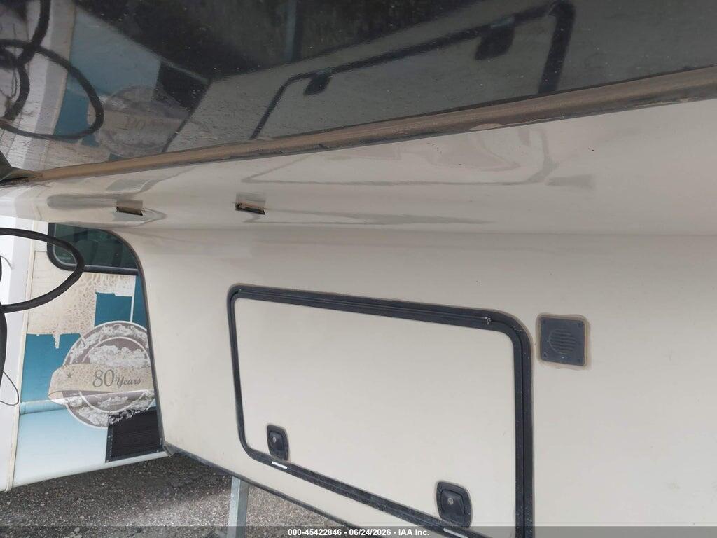 54CB12Y28F1V11272 2015 WINNEBAGO VOYAGE photo no. 7