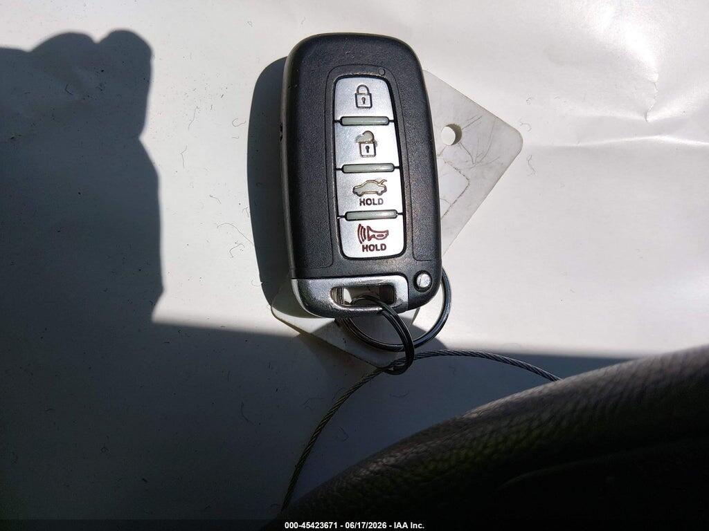 5NPEC4ACXBH139071 2011 HYUNDAI SONATA photo no. 11