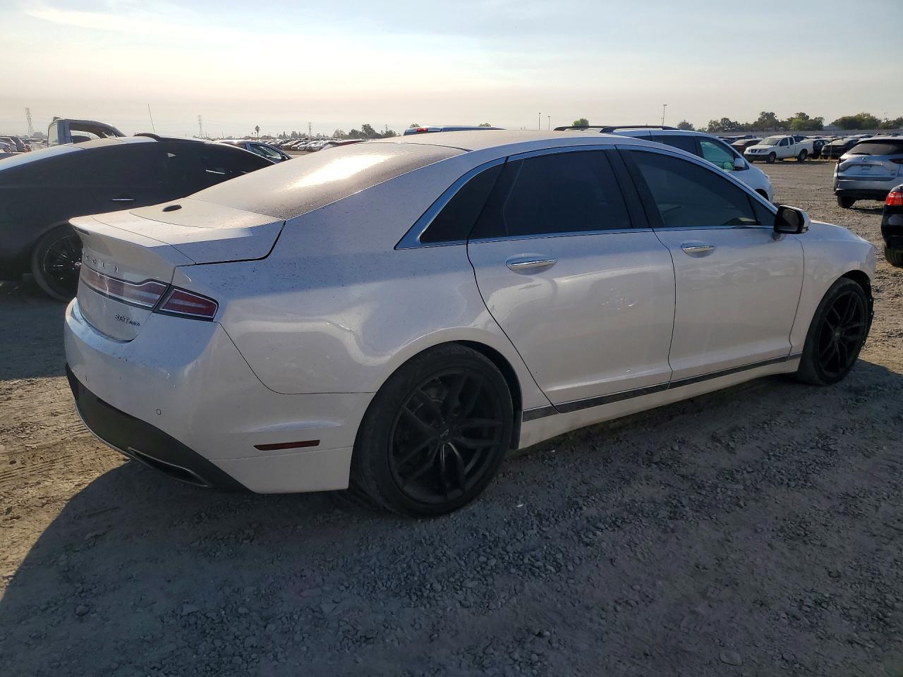 2017 LINCOLN MKZ RESERVE — Фото 3 из 13