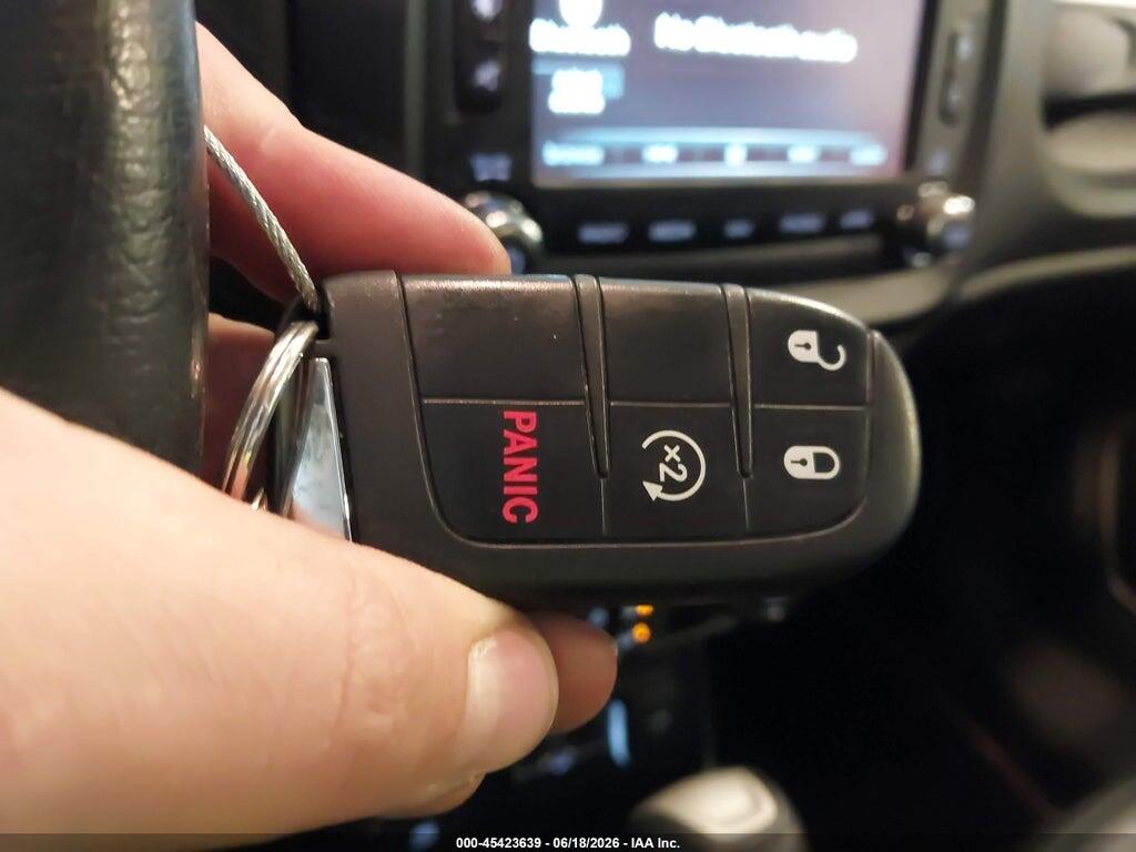 ZACCJBDB3HPF54933 2017 JEEP RENEGADE photo no. 11