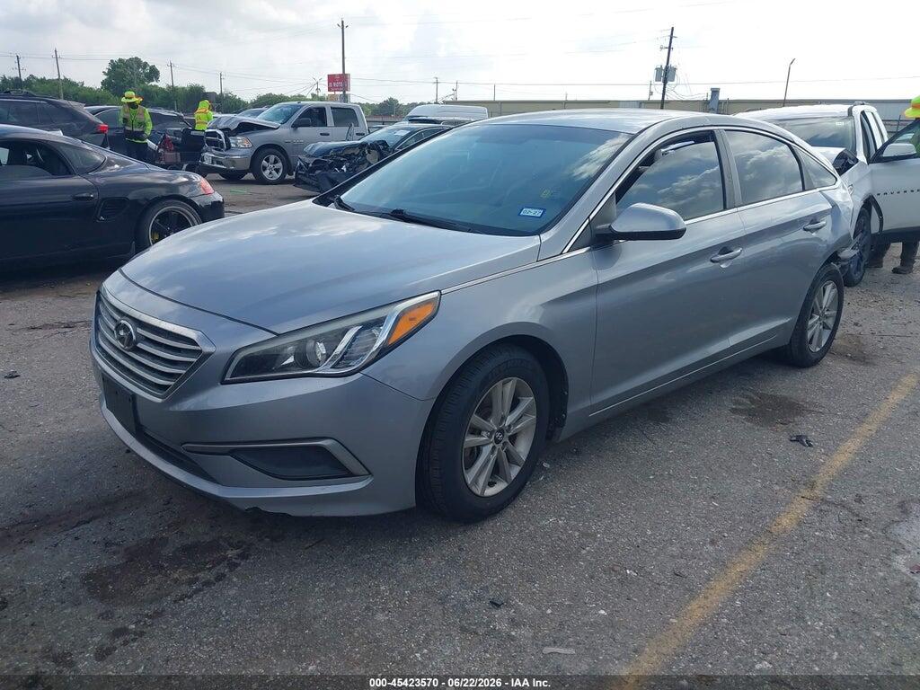5NPE24AF7HH452990 2017 HYUNDAI SONATA photo no. 2