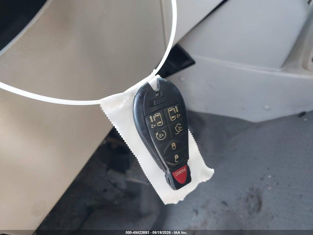 2C4RVABG6CR276461 2012 VOLKSWAGEN ROUTAN photo no. 11