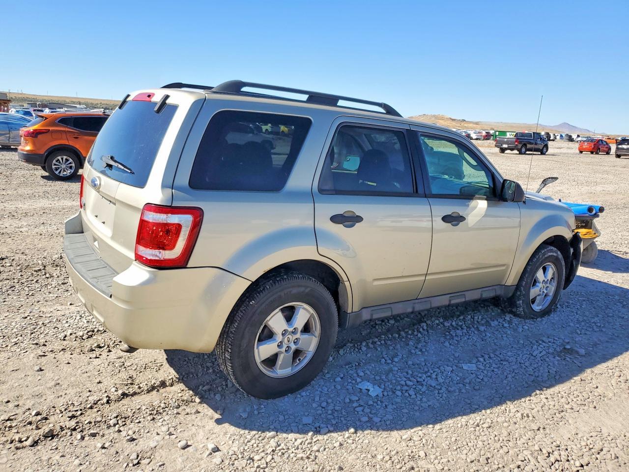 2010 FORD ESCAPE XLT — Фото 3 из 12