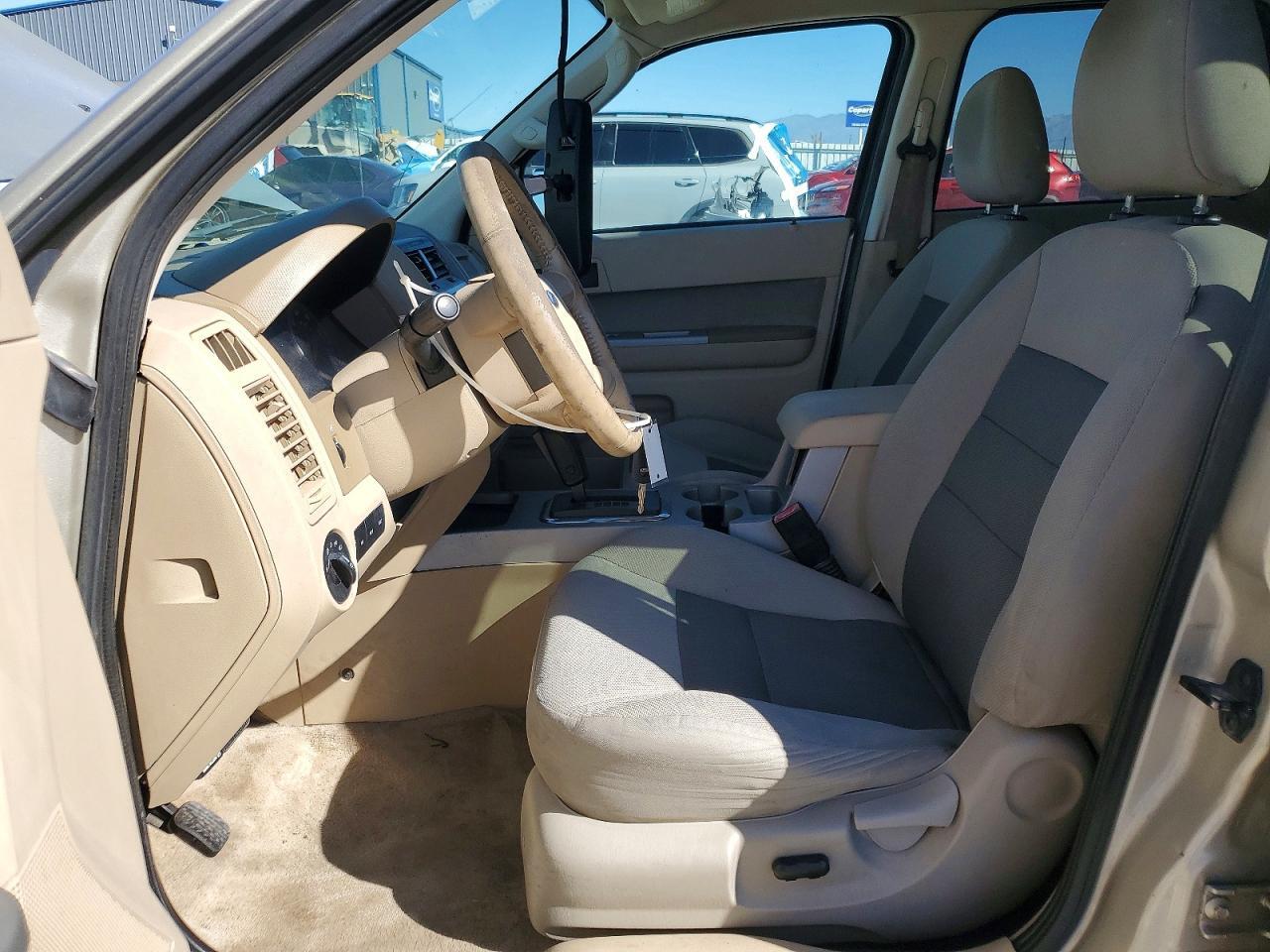 2010 FORD ESCAPE XLT — Фото 7 из 12