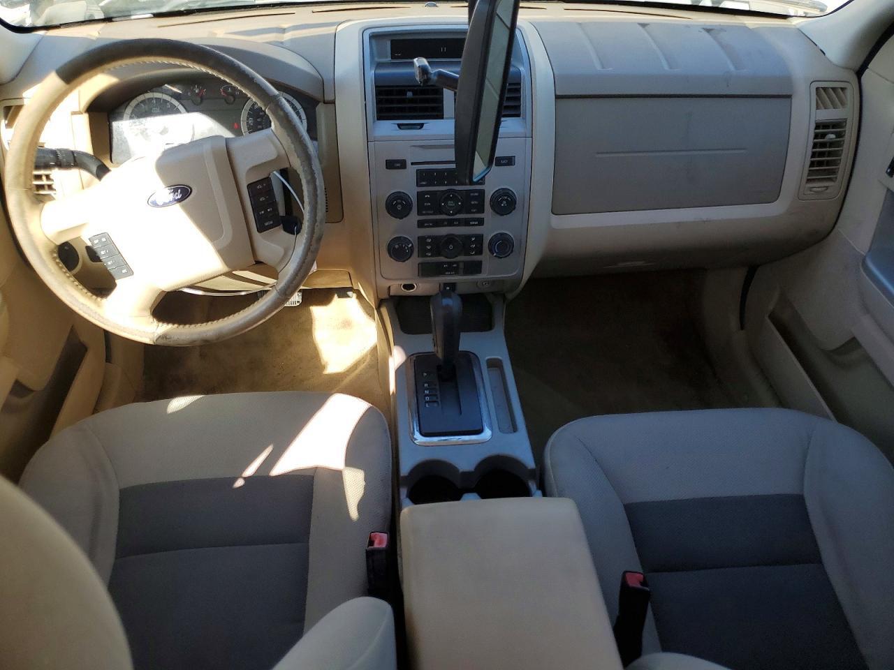 2010 FORD ESCAPE XLT — Фото 8 из 12