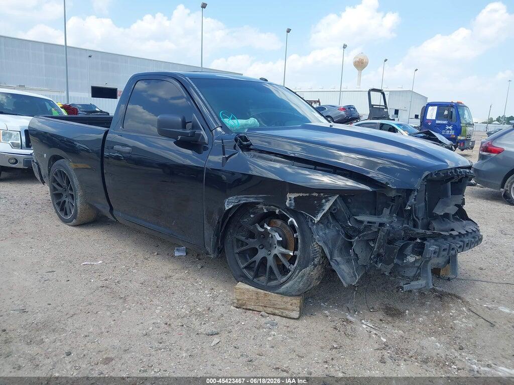 3C6JR6AT5HG745864 2017 RAM 1500 photo no. 1