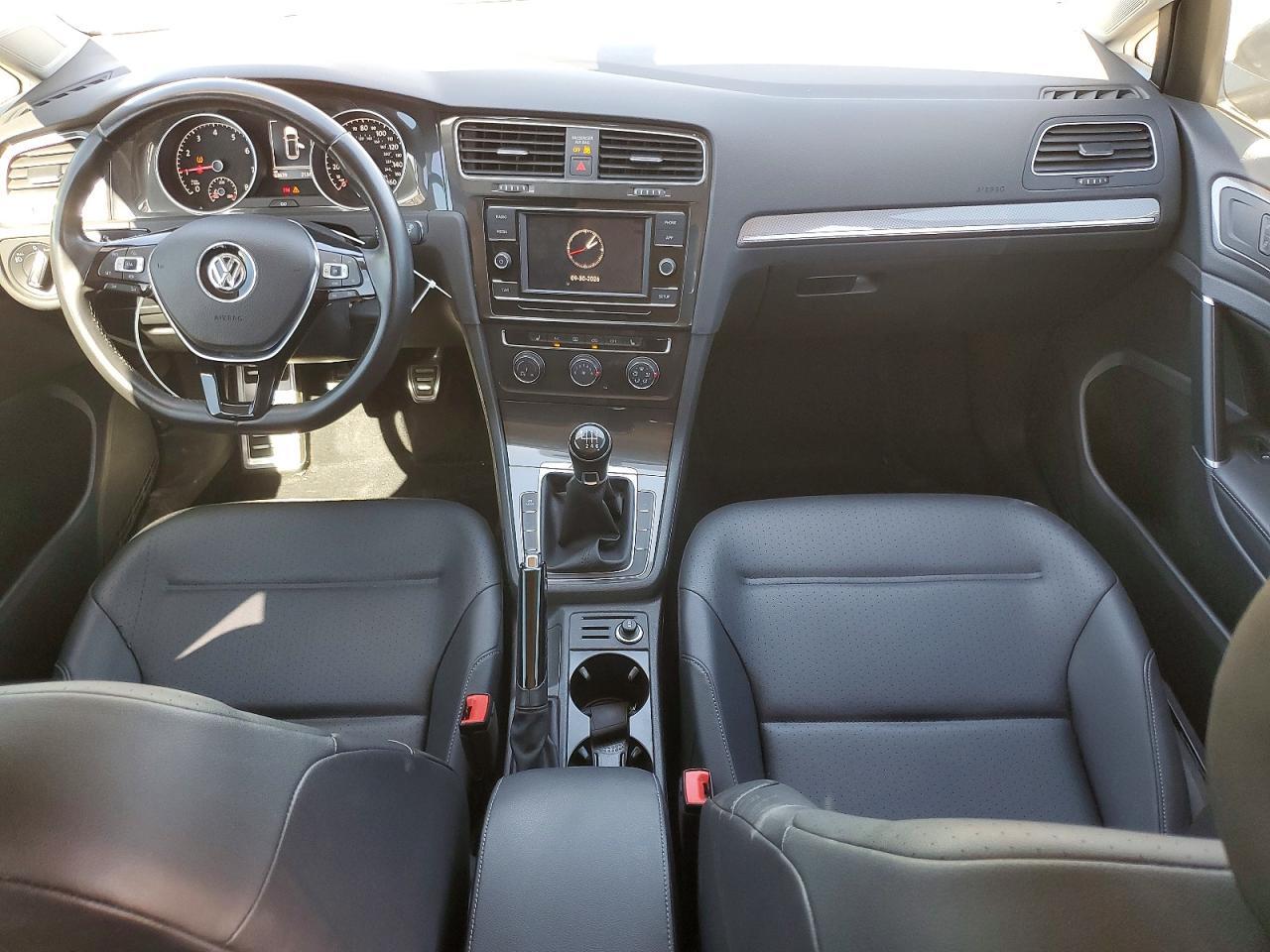 2019 VOLKSWAGEN GOLF ALLTRACK S — Фото 8 из 13