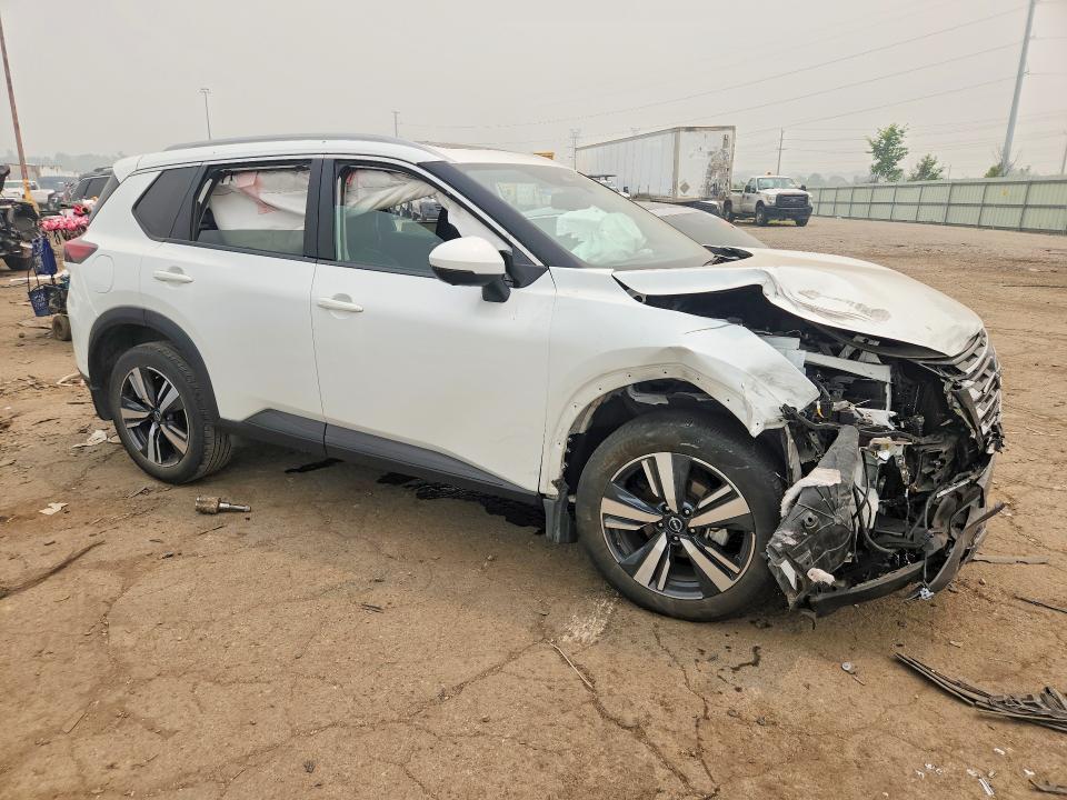 2024 NISSAN ROGUE SL — Фото 4 из 12