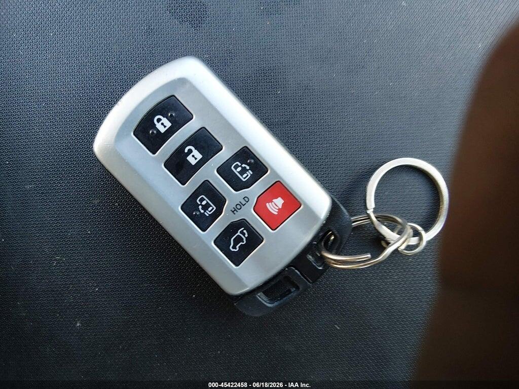 5TDYK3DC3BS149487 2011 TOYOTA SIENNA photo no. 11