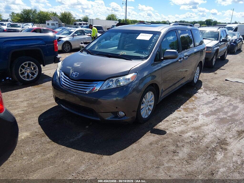5TDYK3DC3BS149487 2011 TOYOTA SIENNA photo no. 2
