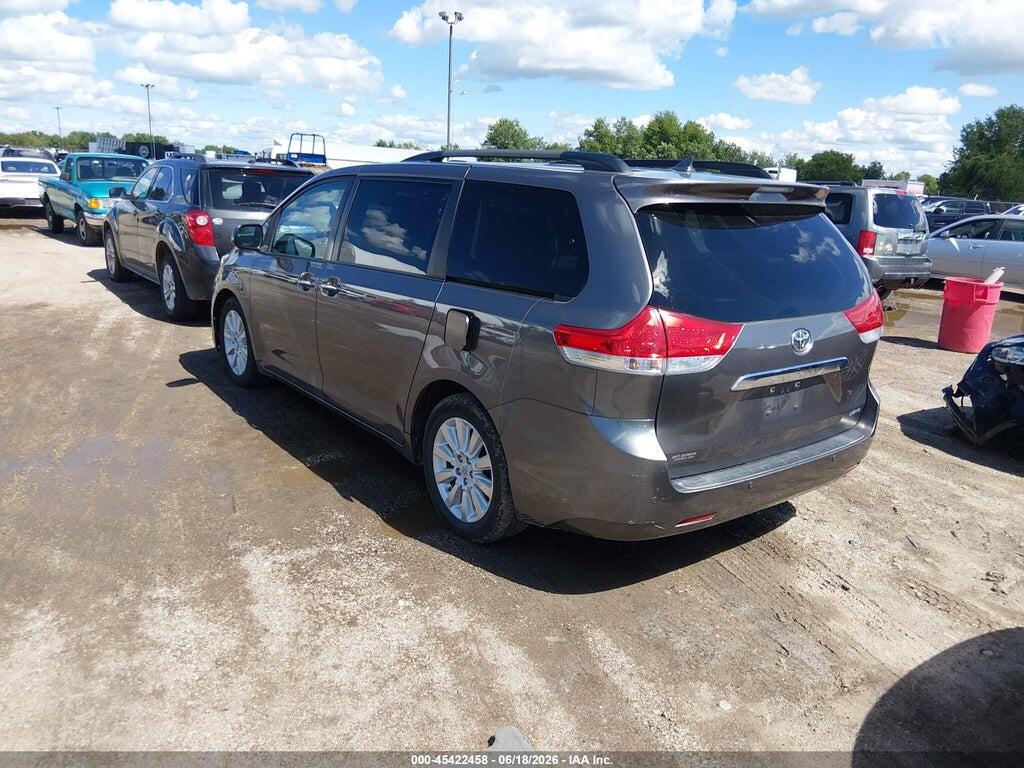 5TDYK3DC3BS149487 2011 TOYOTA SIENNA photo no. 3