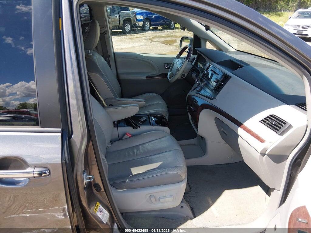 5TDYK3DC3BS149487 2011 TOYOTA SIENNA photo no. 5