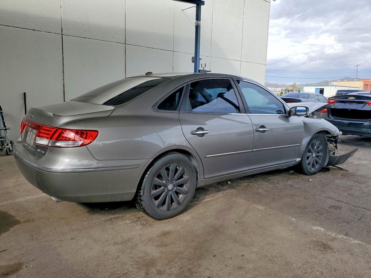 2009 HYUNDAI AZERA LIMITED — Фото 3 из 12