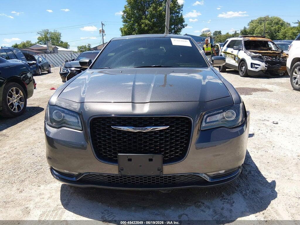 2C3CCAGG9JH165429 2018 CHRYSLER 300 photo no. 12