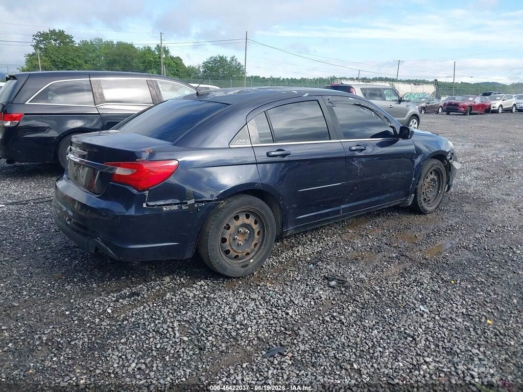 1C3BC4FB2BN558118 2011 CHRYSLER 200 photo no. 4